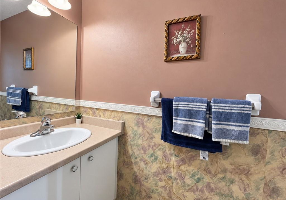 208-activa-avenue-kitchener-ontario-40865177