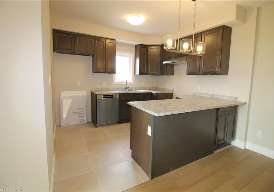 1395-bleams-road-kitchener-ontario-40865304