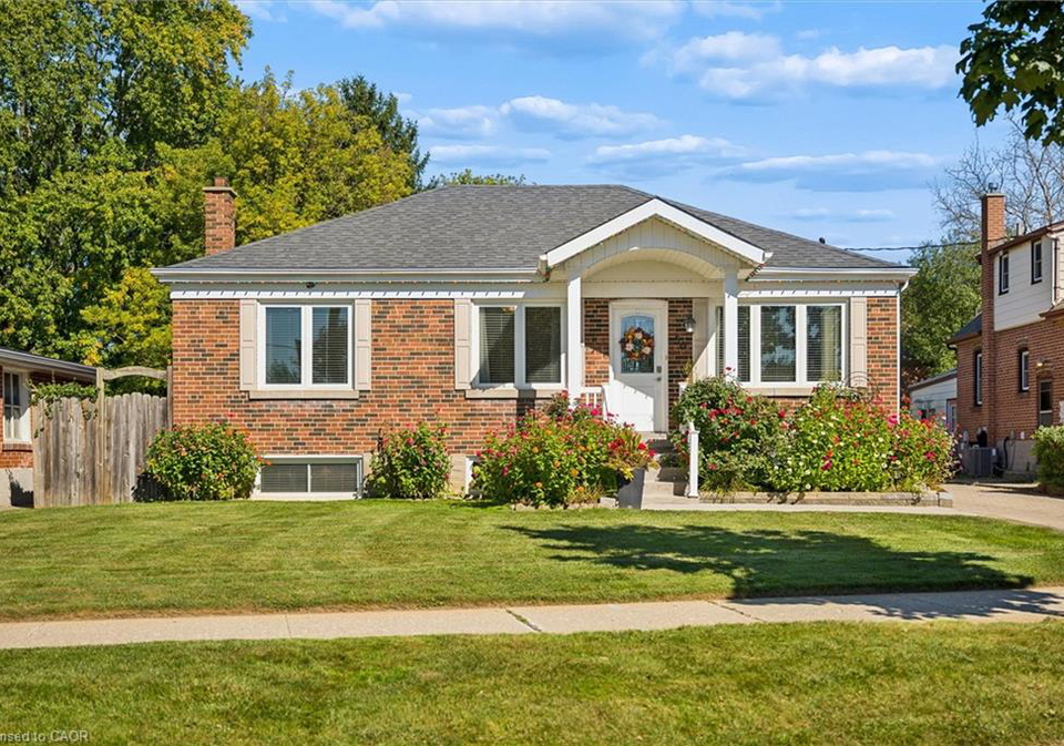 56-suffolk-avenue-kitchener-ontario-40865362