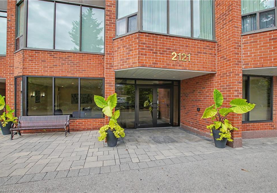 2121-lakeshore-road-burlington-ontario-40865419