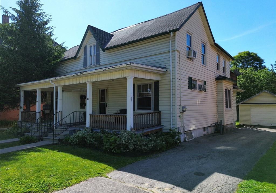 102-stanley-street-simcoe-ontario-40865422