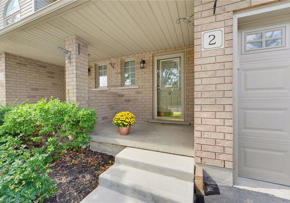 40-braemar-avenue-caledonia-ontario-40865432