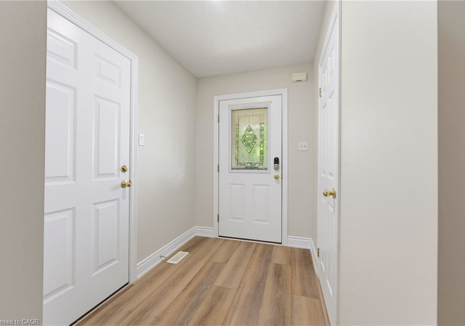 40-braemar-avenue-caledonia-ontario-40865432