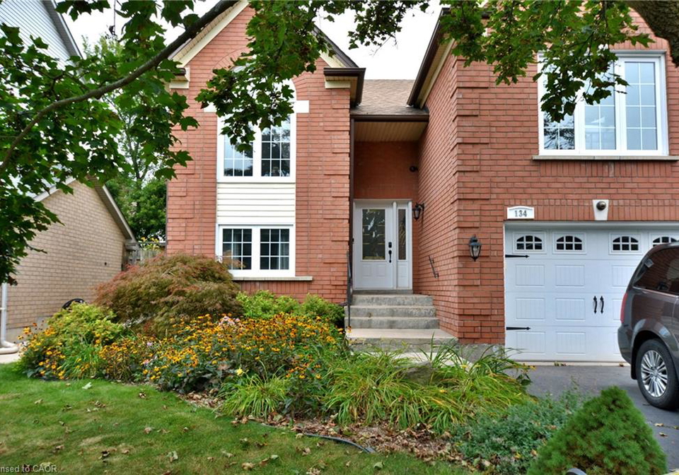 134-boulding-avenue-waterdown-ontario-40865468