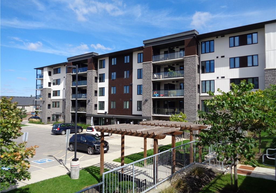 104-summit-ridge-drive-guelph-ontario-40865651