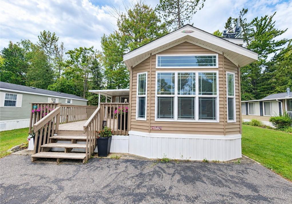 34-temagami-trail-wasaga-beach-ontario-40865667