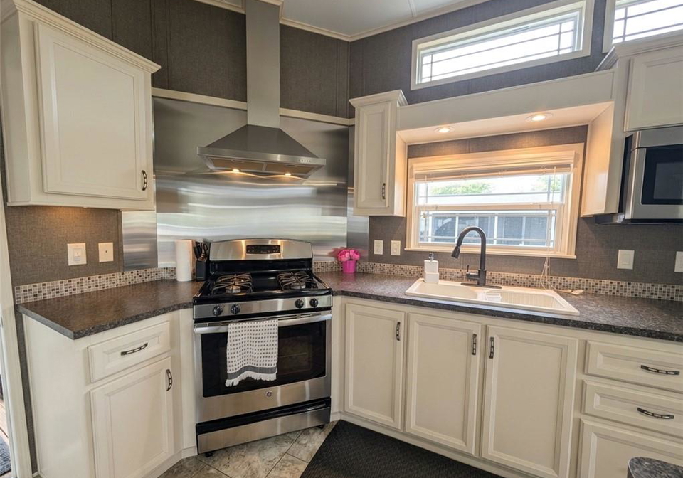 34-temagami-trail-wasaga-beach-ontario-40865667