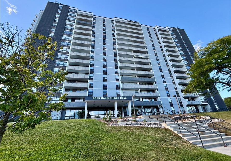 2055-upper-middle-road-burlington-ontario-40865702