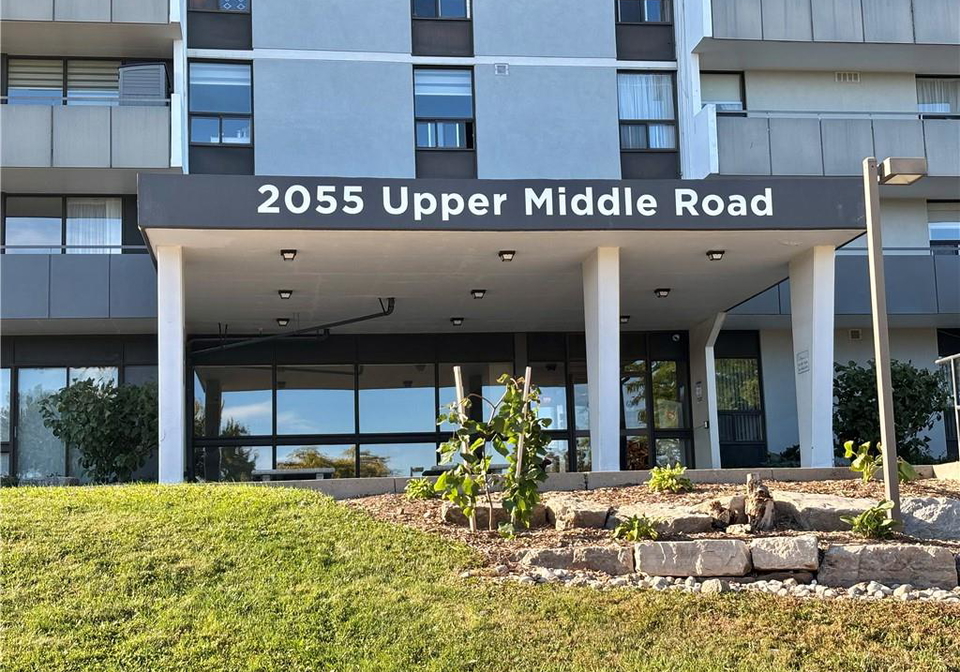 2055-upper-middle-road-burlington-ontario-40865702