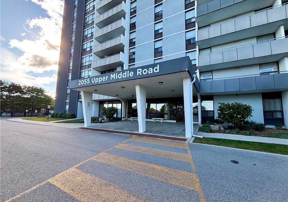 2055-upper-middle-road-burlington-ontario-40865702