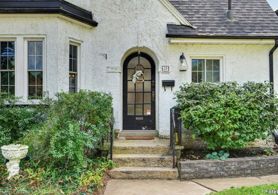 32-lincoln-avenue-brantford-ontario-40865770