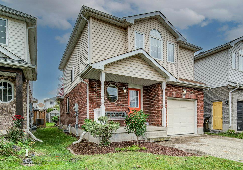 14-raising-mill-gate-elmira-ontario-40865821