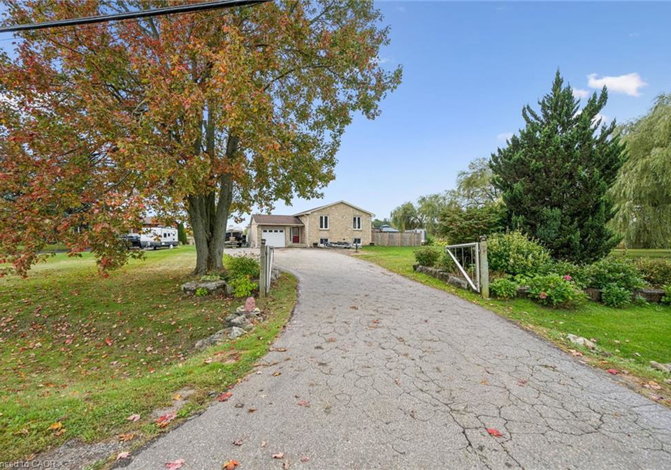 1211-old-highway-8-sheffield-ontario-40865969