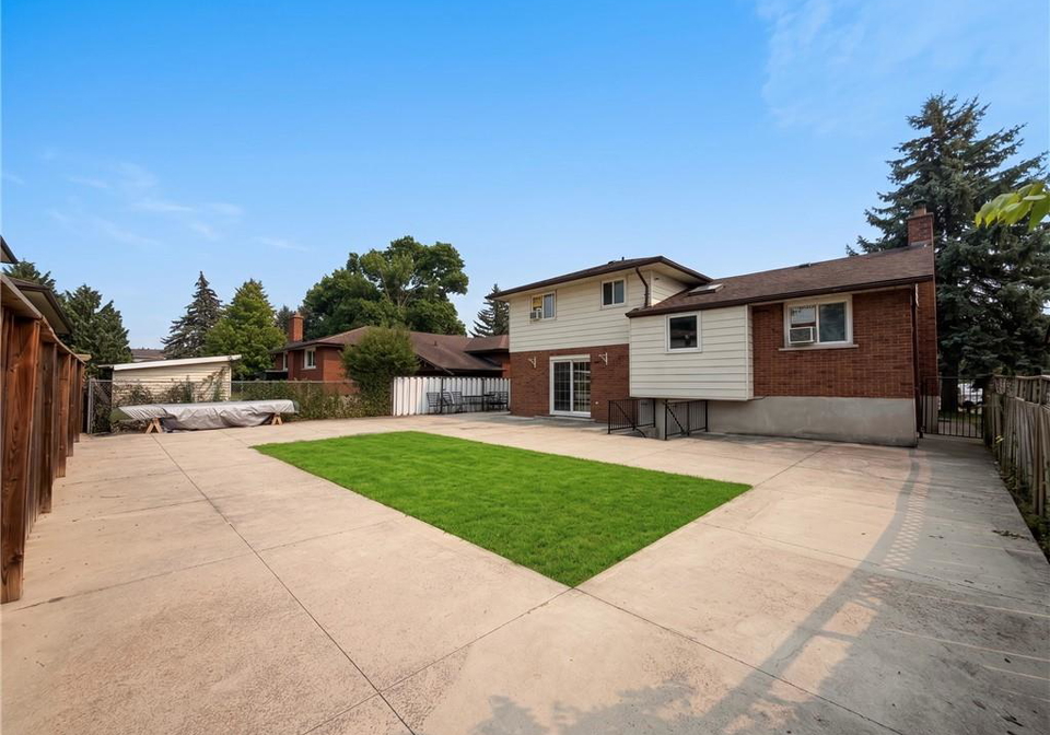 84-amherst-drive-kitchener-ontario-40866103