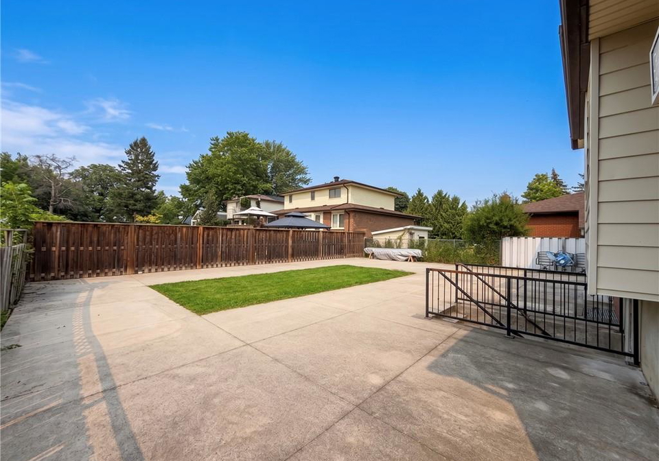 84-amherst-drive-kitchener-ontario-40866103