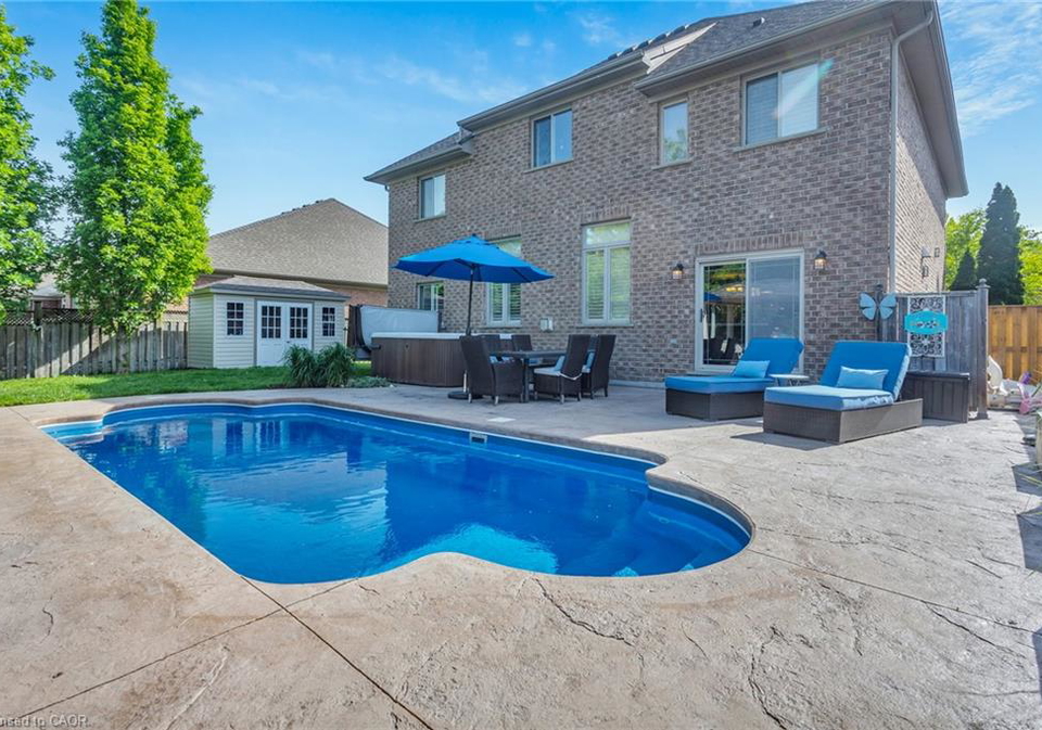 211-terrace-wood-crescent-kitchener-ontario-40866176