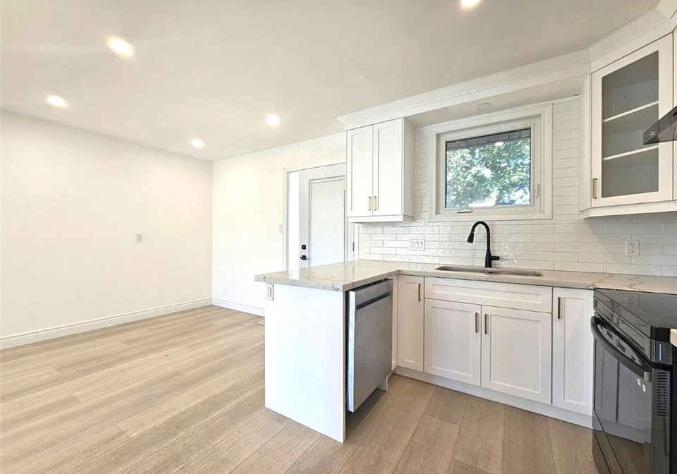 107-stirling-macgregor-drive-cambridge-ontario-40866186
