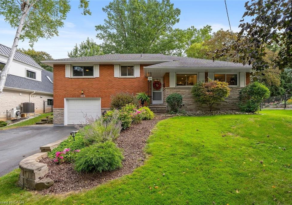 200-woodview-crescent-ancaster-ontario-40866226