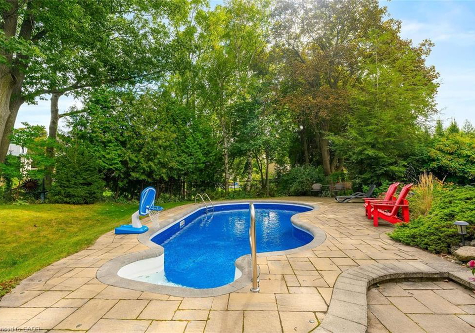 200-woodview-crescent-ancaster-ontario-40866226