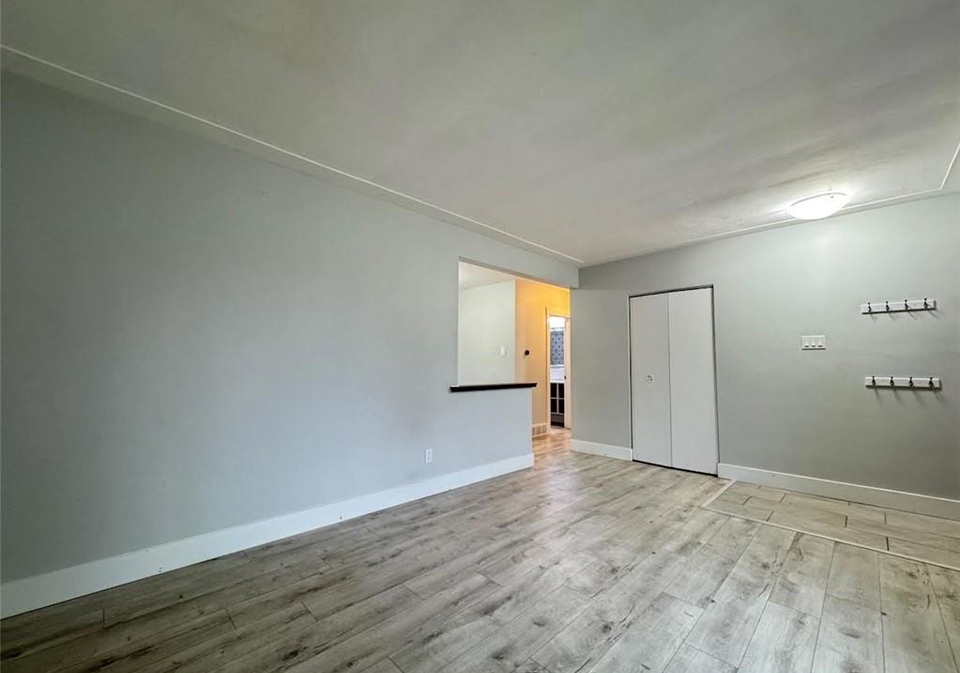 131-kinzie-avenue-kitchener-ontario-40866330