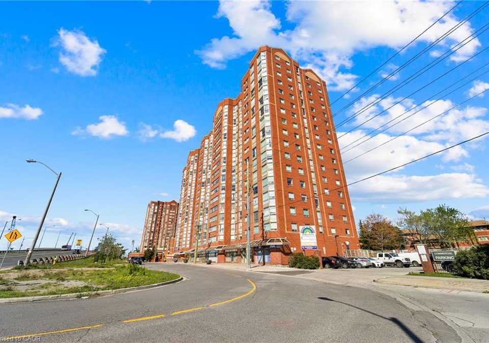 2466-eglinton-avenue-e-scarborough-ontario-40866351