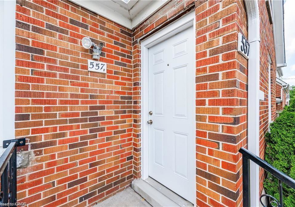 557-stirling-avenue-s-kitchener-ontario-40866383