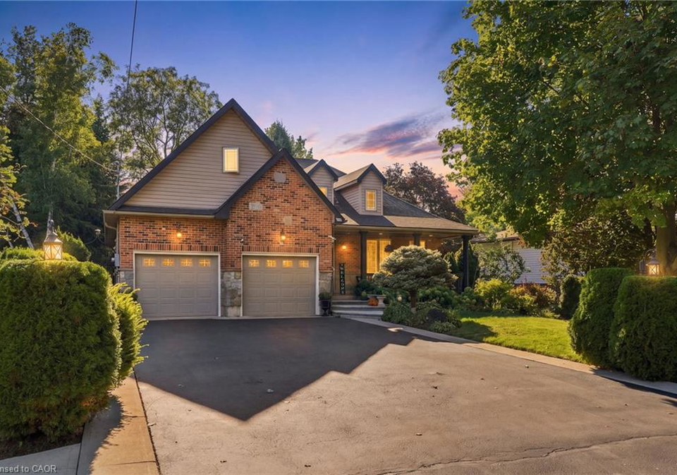 4-summit-drive-waterdown-ontario-40866414