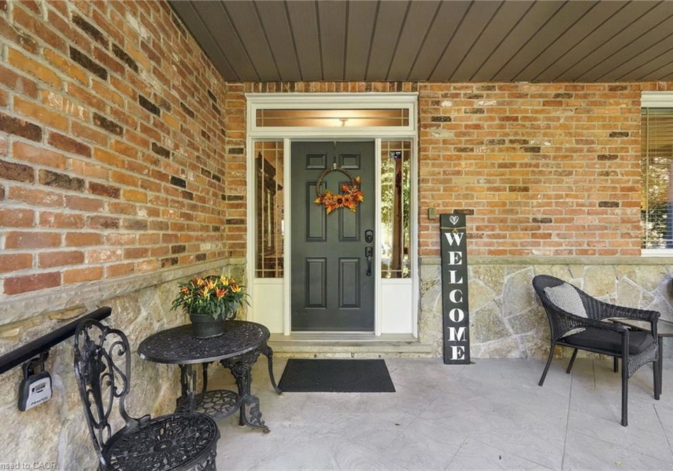 4-summit-drive-waterdown-ontario-40866414