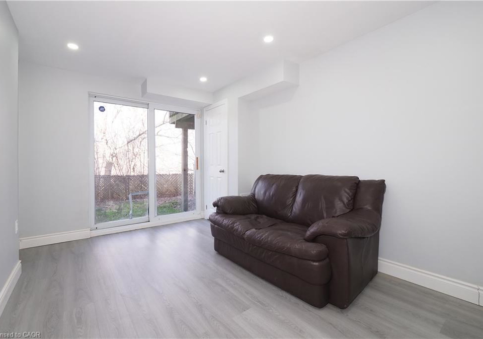 38-brandy-crescent-kitchener-ontario-40866441