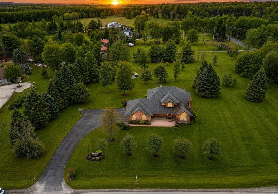 2255-mohawk-trail-campbellville-ontario-40866474