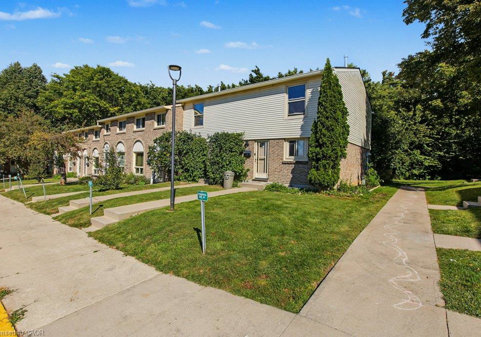 165-green-valley-drive-kitchener-ontario-40866495