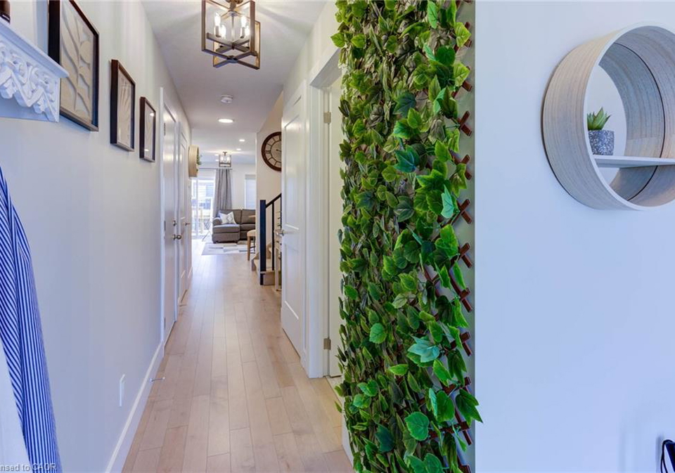 18-oak-forest-common-cambridge-ontario-40866541