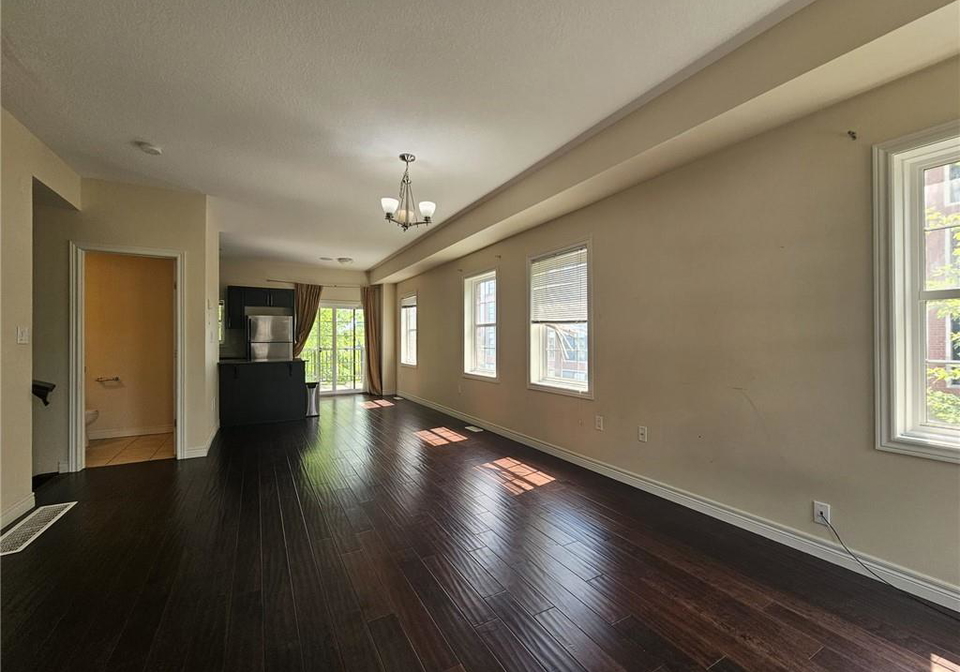 2-whitehaven-lane-kitchener-ontario-40866607