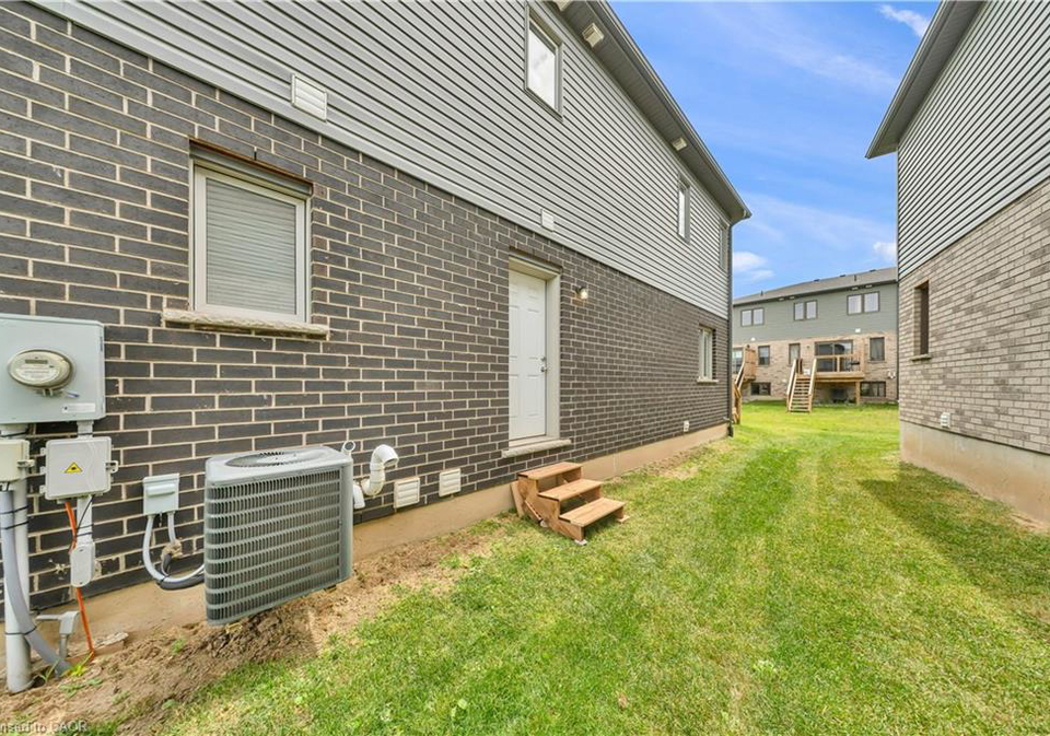 13-pony-way-kitchener-ontario-40866610