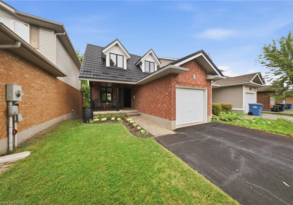 19-boulder-crescent-guelph-ontario-40866634