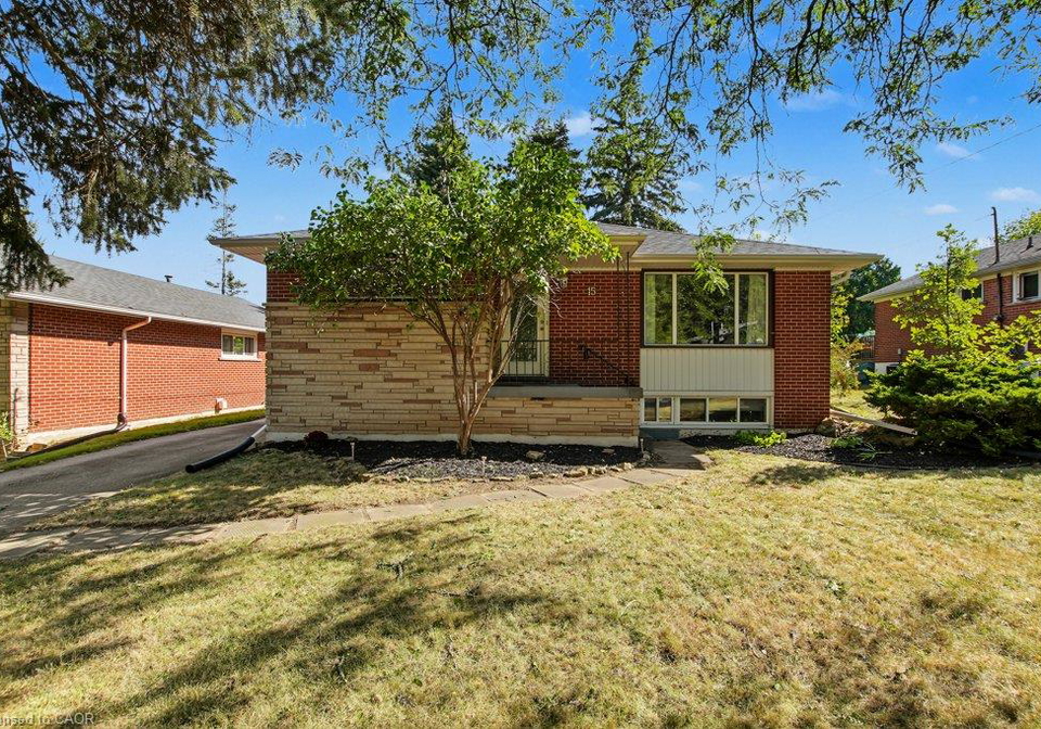 15-carwyn-crescent-hamilton-ontario-40866660