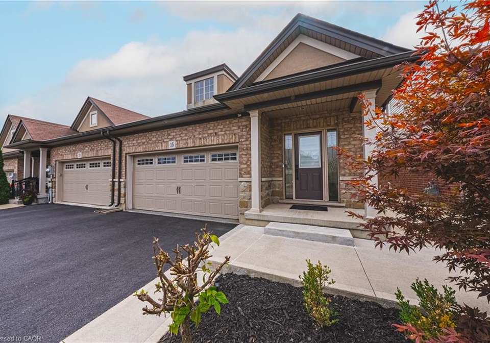 15-kopperfield-lane-mount-hope-ontario-40866750