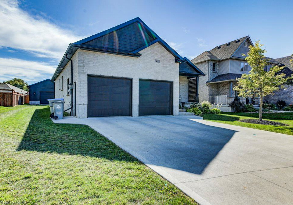 24-gilmer-crescent-listowel-ontario-40866861