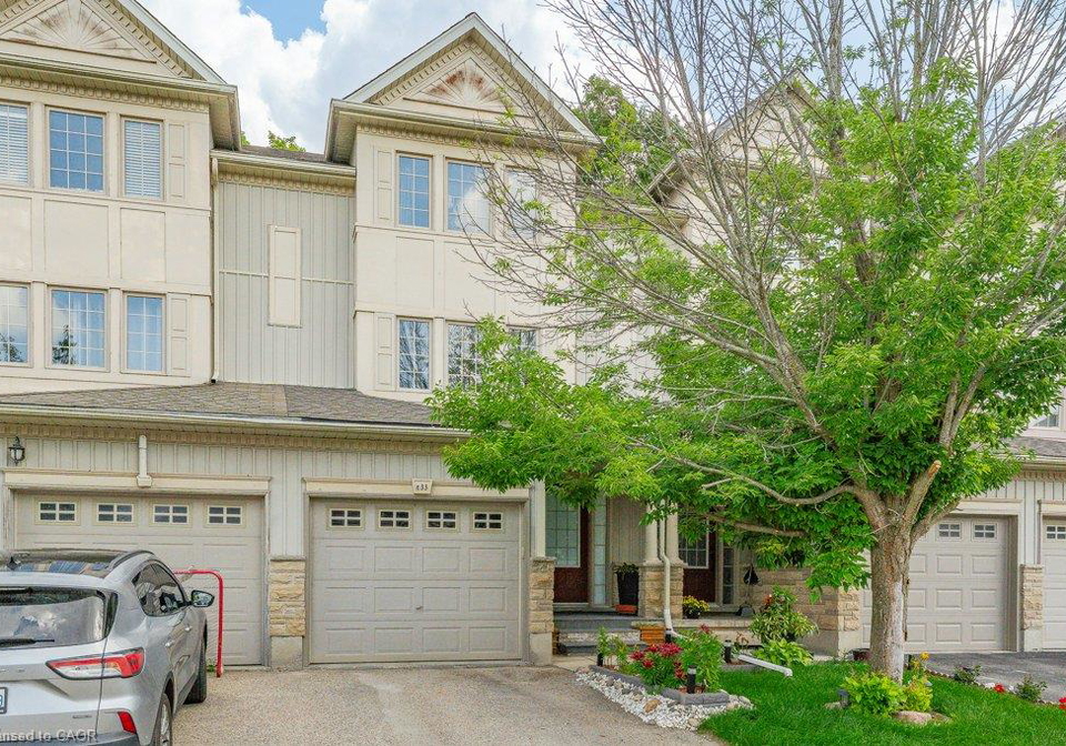 110-activa-avenue-kitchener-ontario-40866880