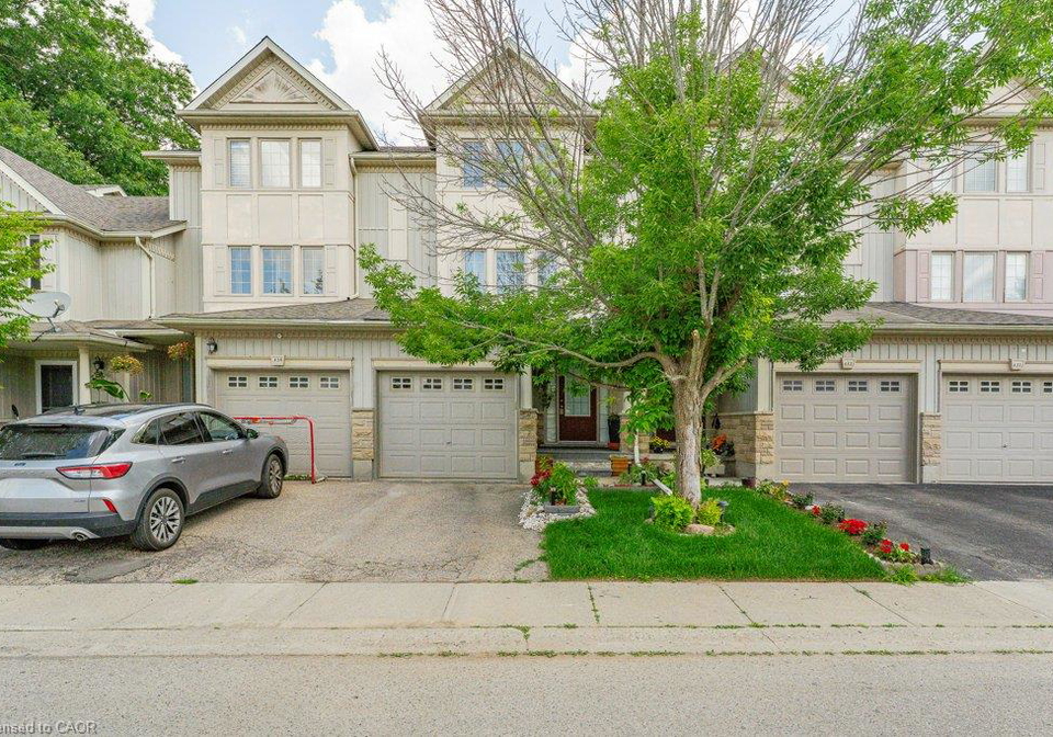 110-activa-avenue-kitchener-ontario-40866880