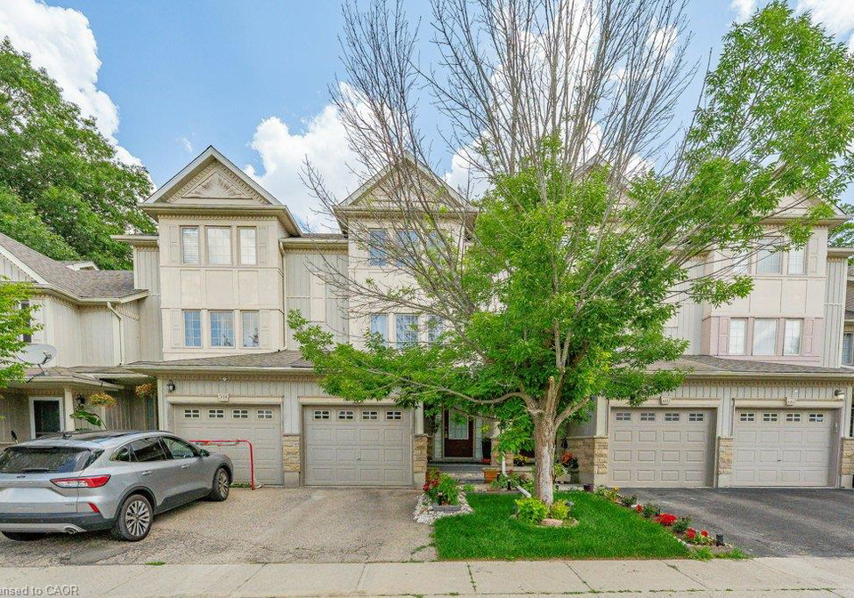 110-activa-avenue-kitchener-ontario-40866880
