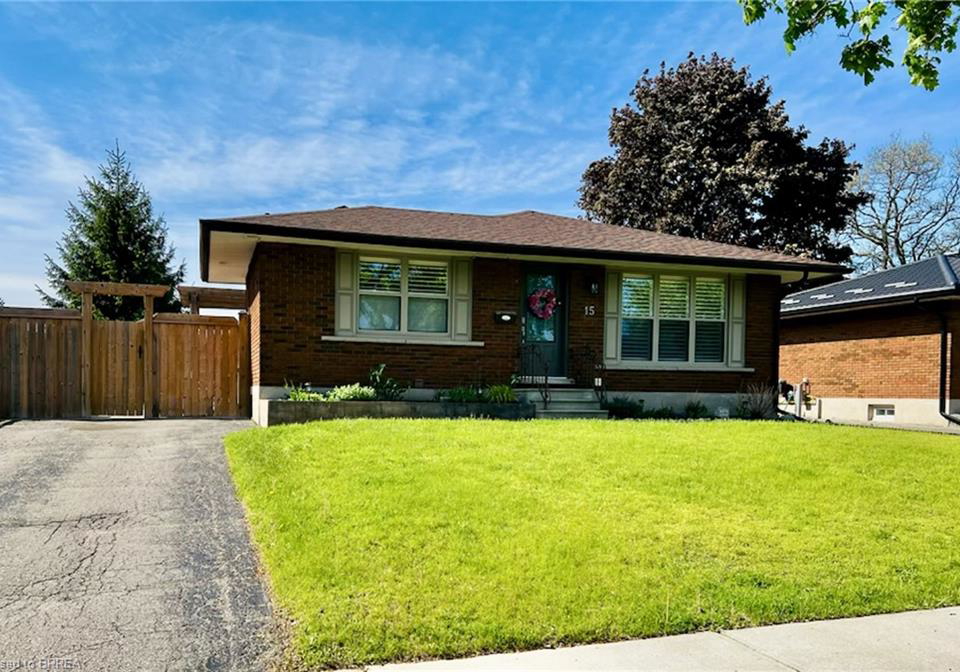 15-blueridge-crescent-brantford-ontario-40866947