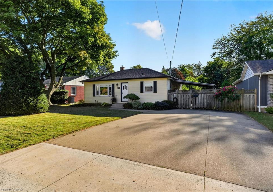4616-bartlett-avenue-grimsby-ontario-40866987