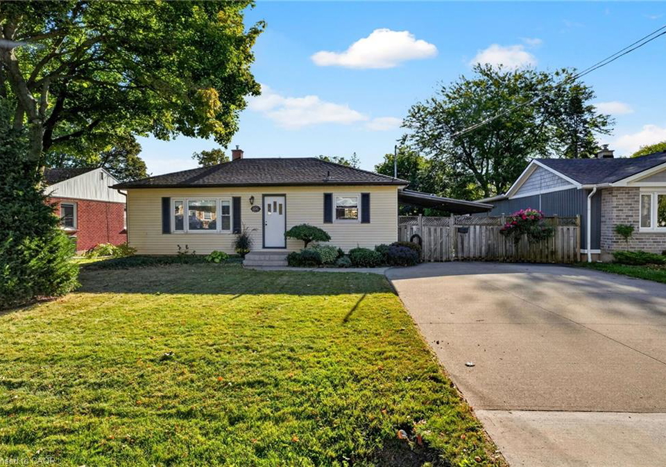 4616-bartlett-avenue-grimsby-ontario-40866987