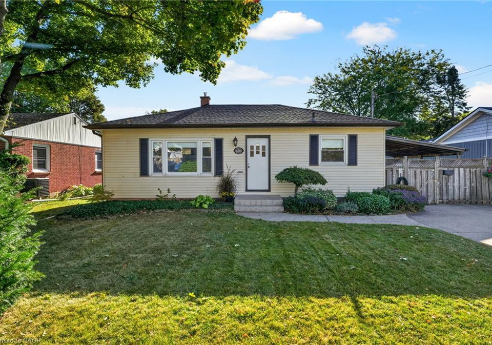 4616-bartlett-avenue-grimsby-ontario-40866987