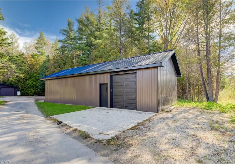 775415-highway-10-markdale-ontario-40867029