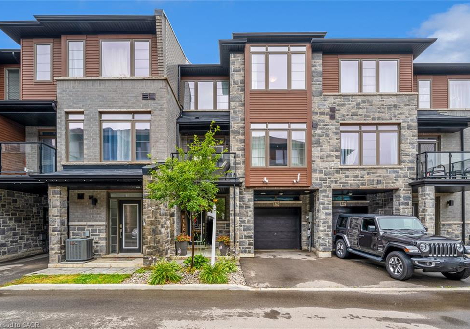 30-times-square-boulevard-stoney-creek-ontario-40867069