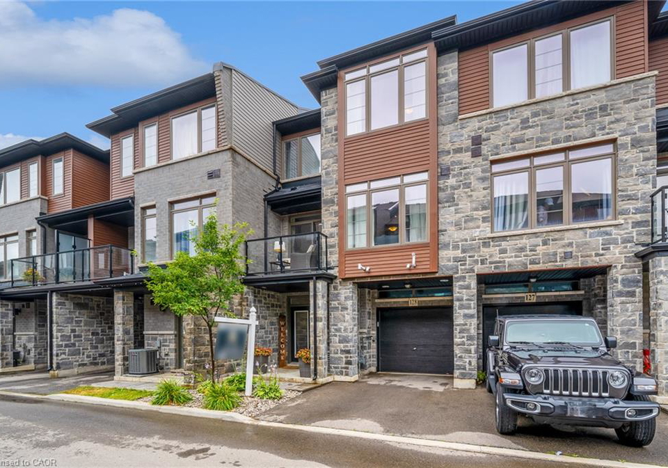 30-times-square-boulevard-stoney-creek-ontario-40867069
