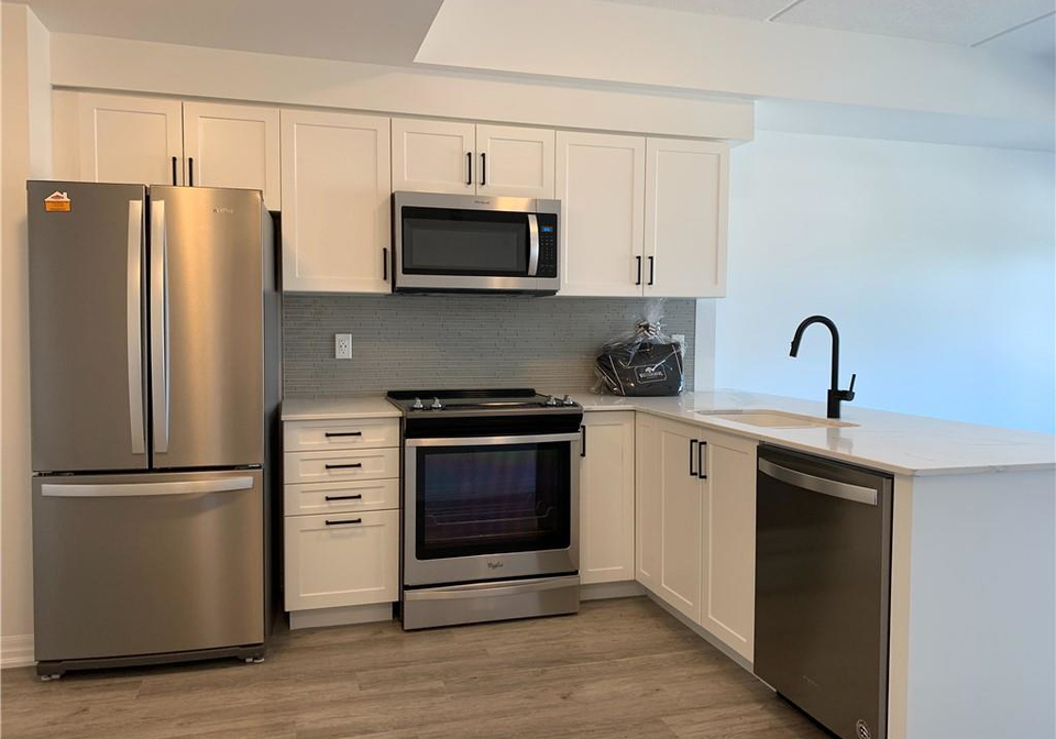 195-commonwealth-street-kitchener-ontario-40867151