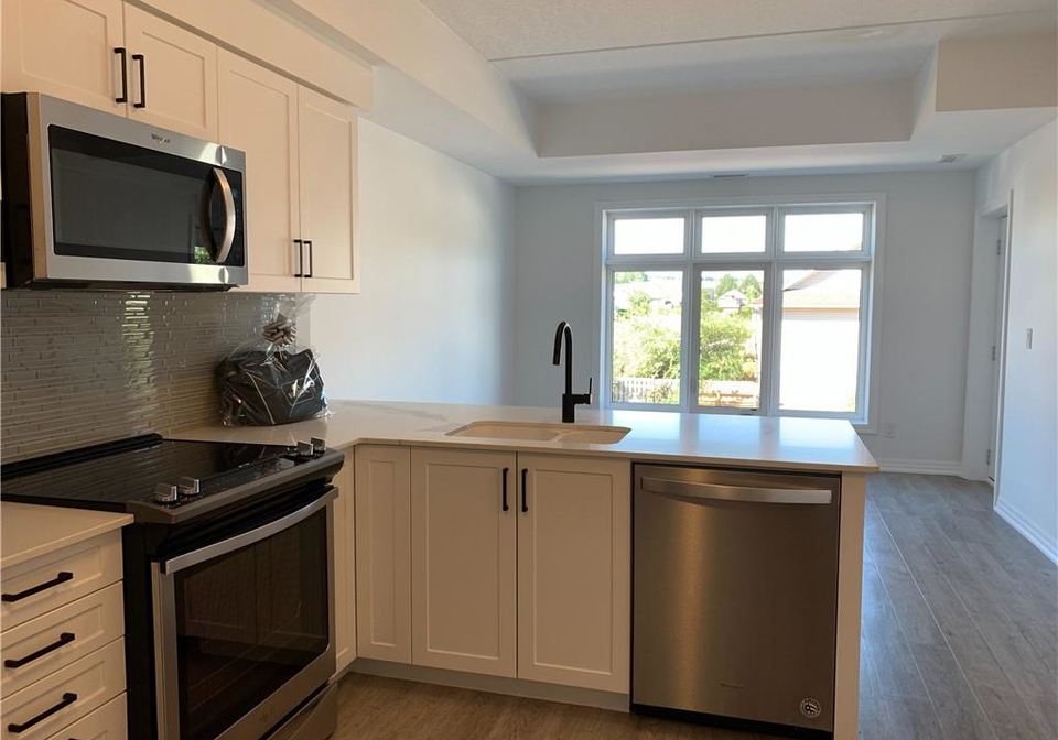 195-commonwealth-street-kitchener-ontario-40867151